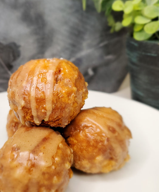 With a creamy combination of sweet potato, cinnamon, nutmeg and scratch made buttery crust; you can't help but take another bite.   Each Sweet Potato Pie Ball is lightly coated with a Salted Caramel glaze.  It's Oh! so yummy!